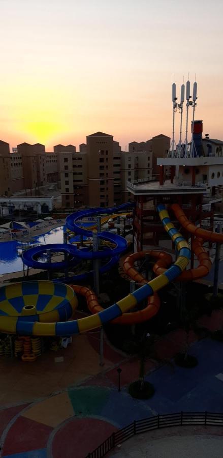 Апартаменти Sea View Apartment, Aqua View Resort, North Coast *
